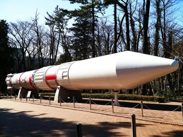 宇宙科学研究所 相模原キャンパス ロケット原寸模型M V