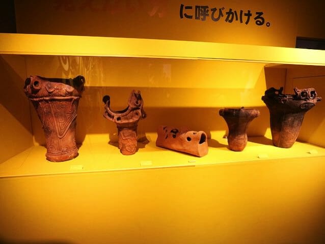 岡本太郎記念館2階右展示室縄文式土器