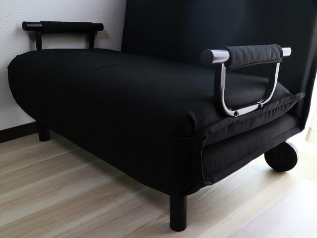 家具が滑るフローリング床ソファーすべり止めゴムマット使用前