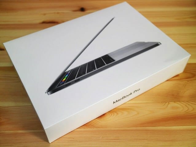 MacBookProLate2016 パッケージ表面