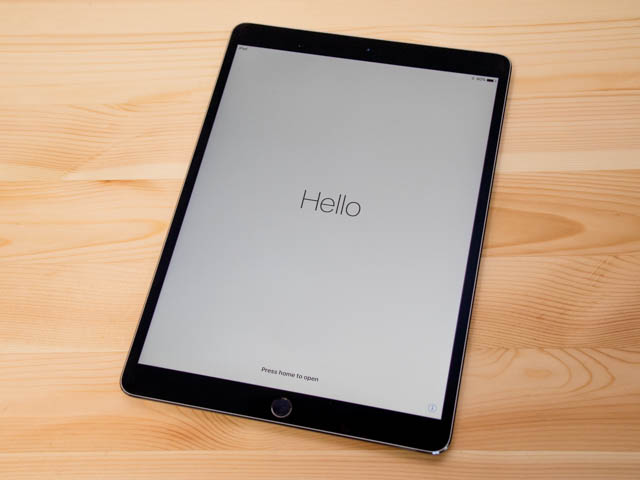 10 5 inch iPad Pro Hello