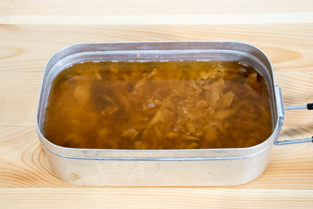 メスティン炊き込みごはん まぐろ醤油煮炊飯前