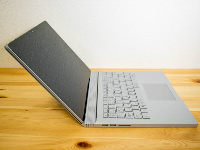 SurfaceBook2 最大開き角