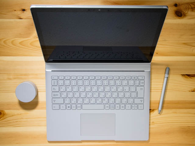 SurfaceBook2 ラップトップ正面