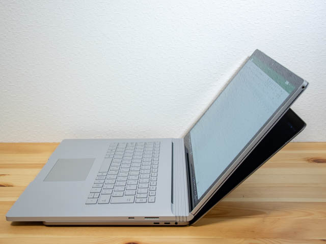 SurfaceBook2 15inch MPB比較 開き角度