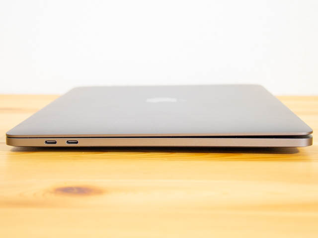 Apple持ち込み修理 MacBookPro膨張1