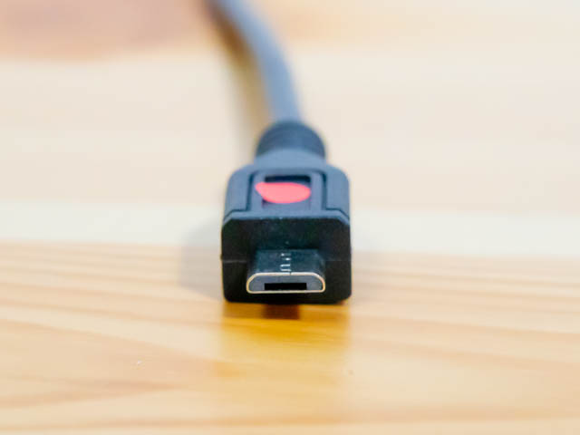 ケーブルの裏表問題 USBケーブル-Micro-USB