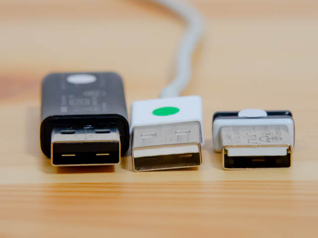 ケーブルの裏表問題 USBケーブル-スタンダートUSB