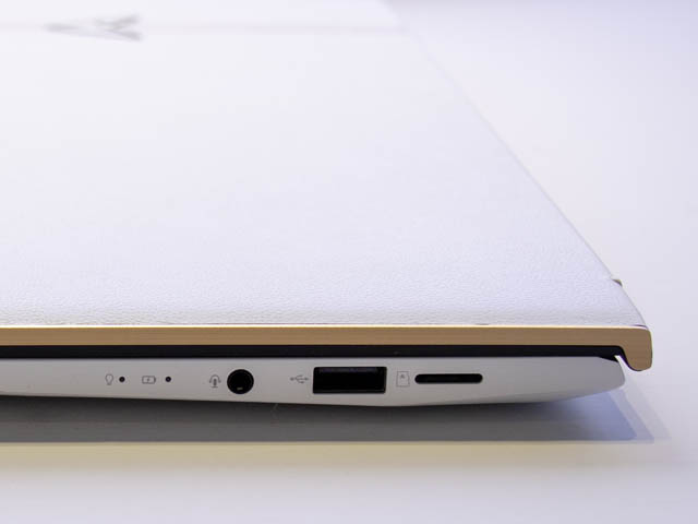 ASUS-ZenBook-Edition30 天板エッジ